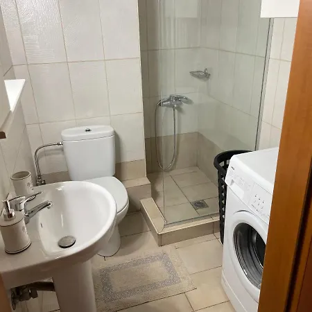 9 * Salonic