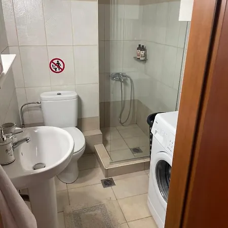 9 * Thessaloniki